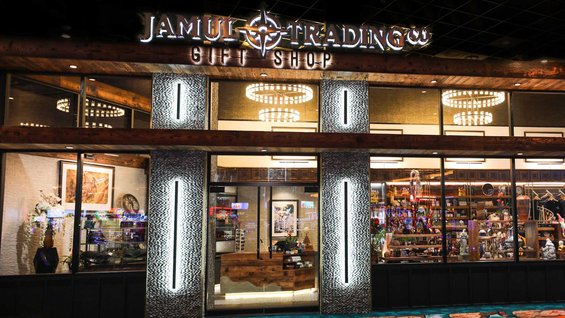 Handbags at Jamul Trading Company, a popular luxury casino gift shop in San Diego.